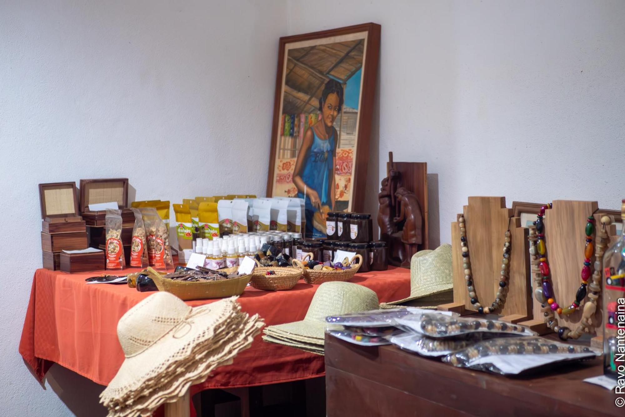Hotel Olympe De Bemaraha Bekopaka Zewnętrze zdjęcie